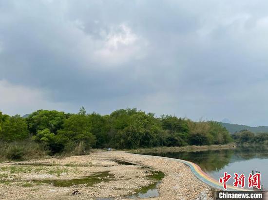 廣東粵北地區一河道。 王堅 攝