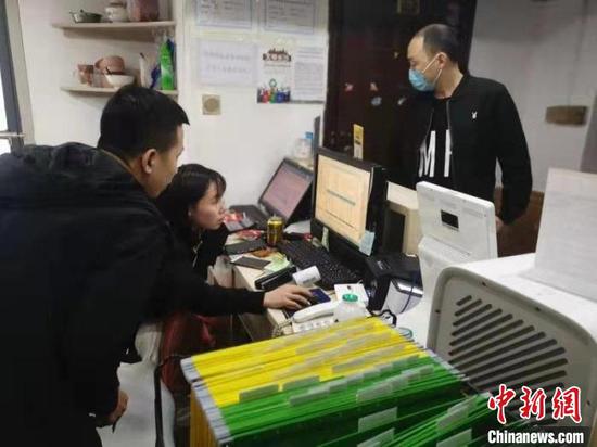 公安机关网上调取资料。资中县公安局供图　