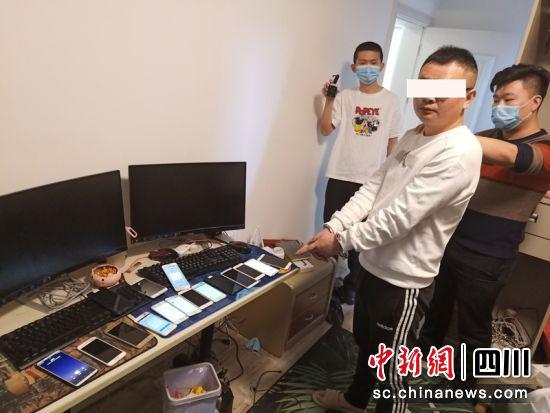 犯罪嫌疑指认作案工具。阆中警方供图