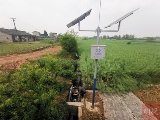 推广用水计量设施可以有效促进农业节水。图为位于德阳市罗江区的一处放水洞安装了计量设备。