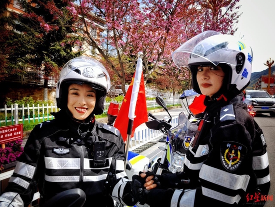 康定女子鐵騎隊隊員