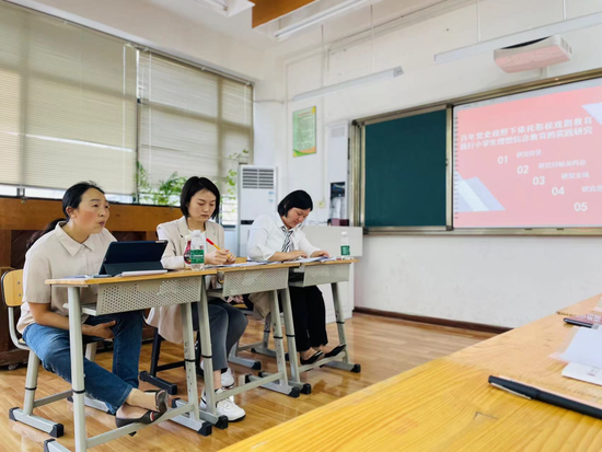 专家指导《百年党史视野下依托影视戏剧教育践行小学生理想信念教育的实践研究》课题