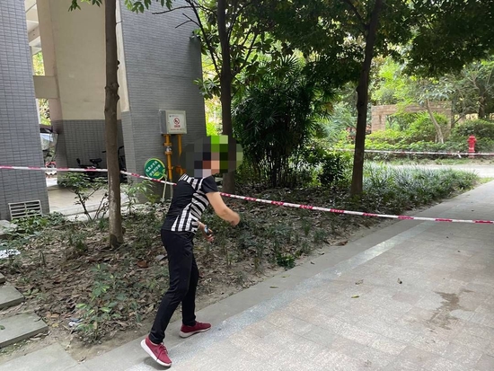 工人向記者描述事發經過