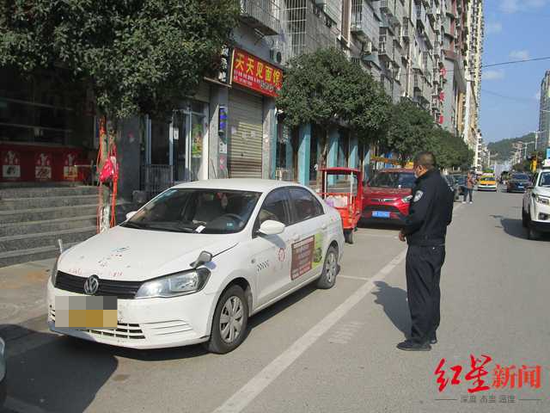 警方查获肇事逃逸的教练车