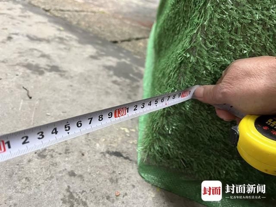 居民稱,巷子左端只剩下約1.4米。