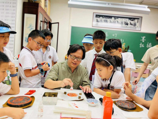 两校学生互访