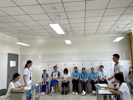 罗姝晗和罗淼同学8进4比赛现场