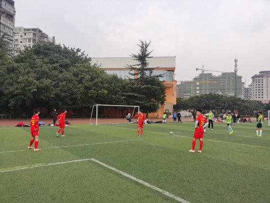 西昌哪所学校是学足球的,西昌哪所学校是学足球的