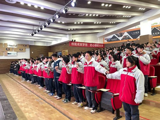 同学们积极互动