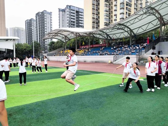 跳长绳