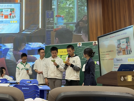 黎珍老师比赛现场照