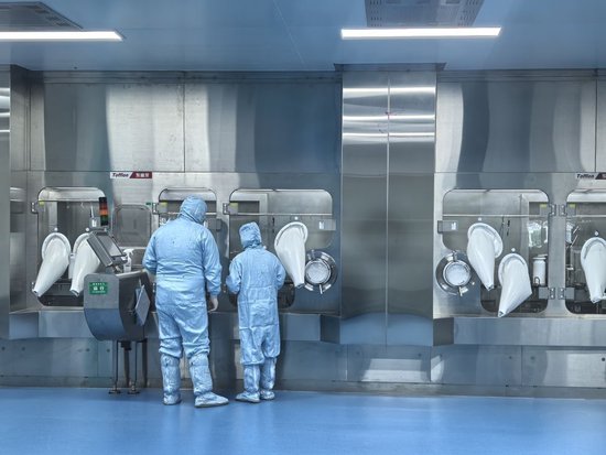 图为成都通德药业的“智耀通”中试平台。新华社记者李倩薇 摄