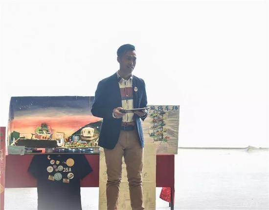 ▲明道,优术,自然而然的形成“场”。课题组成员朱铁平老师以未来之城为例,剖析在这形成过程中学生的元能力提升