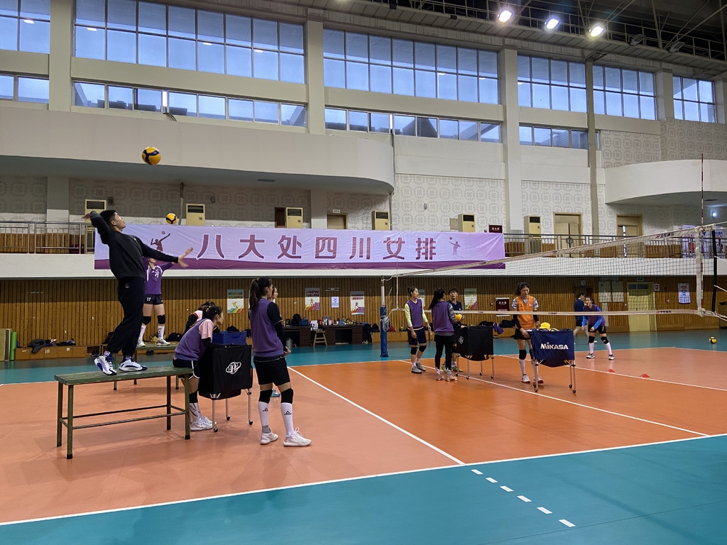 八大处四川女排训练。邓涵予 摄