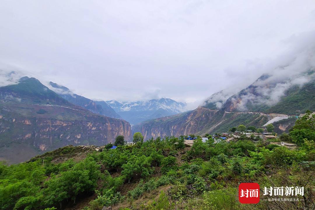 懸崖上的阿布洛哈村