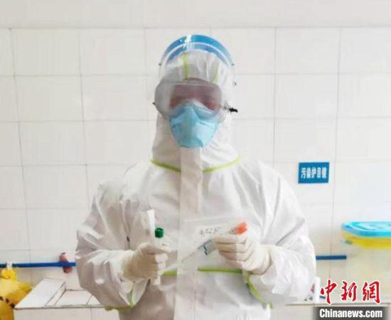 馮鈺在工作中。 鐘欣 攝