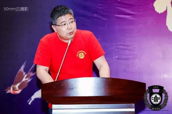 公益慈善中心执行副会长汤进 汇报工作