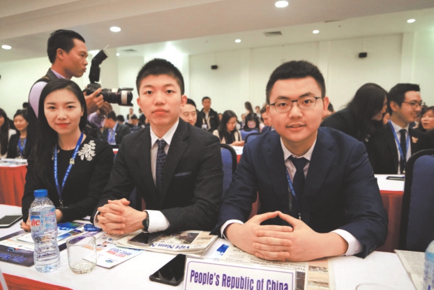 APEC中国代表团三名青年代表