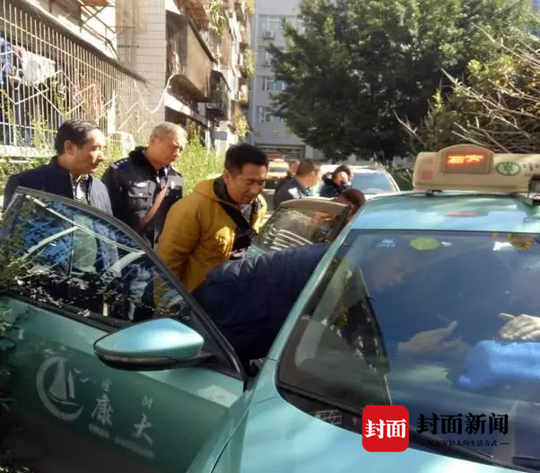 出租车中安装作弊器调价 西昌一司机被拘留