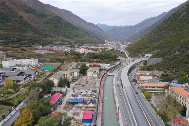 即将全线通车的新川九路
