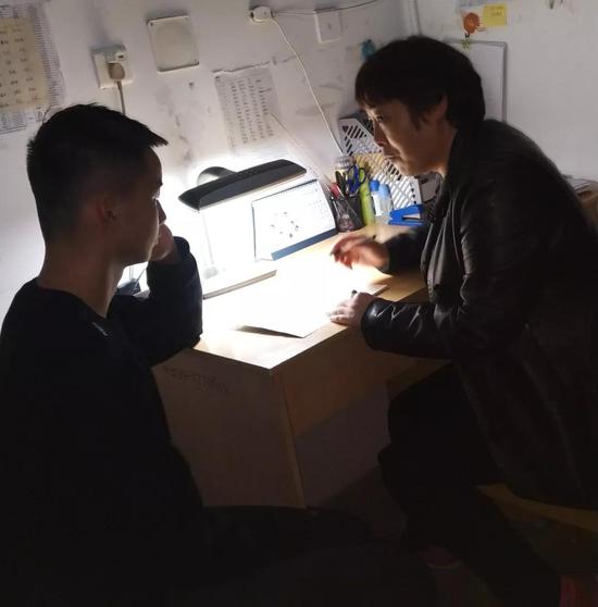 图片|简老师随时关注着孩子们饮食、心理等问题