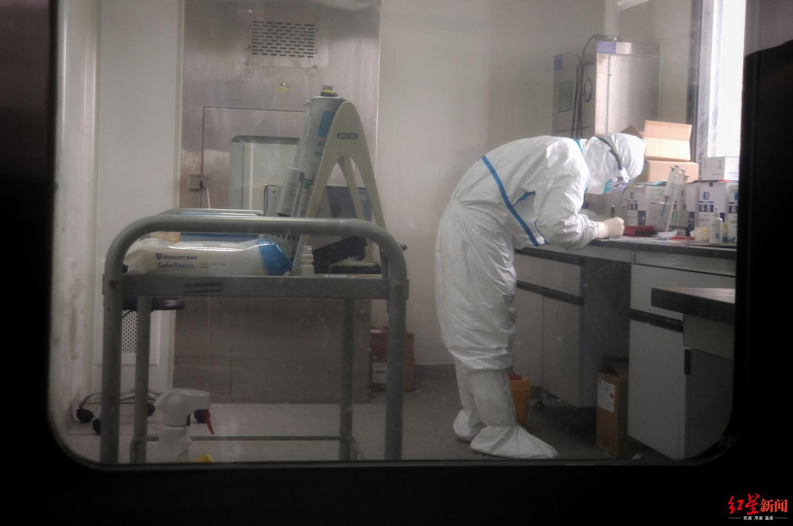 揭秘新职业核酸检测员:除了新冠病毒 还检测流感、手足口等病原