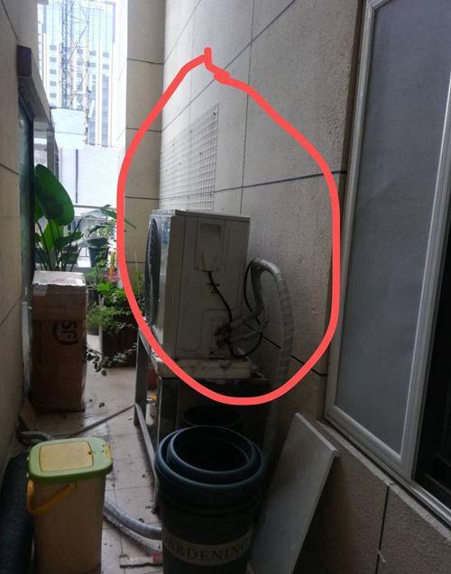 外墻空調。網友陳先生供圖
