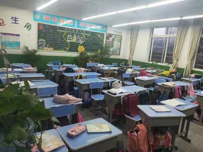 资中县明心寺镇田坝小学学生就地避险