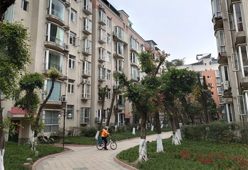  滨河花园小区