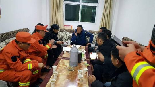 甘孜九龙森林火灾基本得到控制 32人撤离无人员伤亡