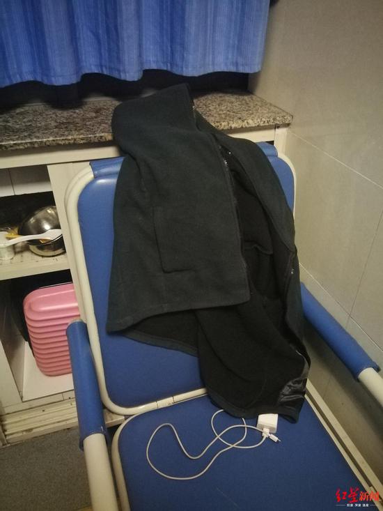 ↑小伙留在醫院的衣服