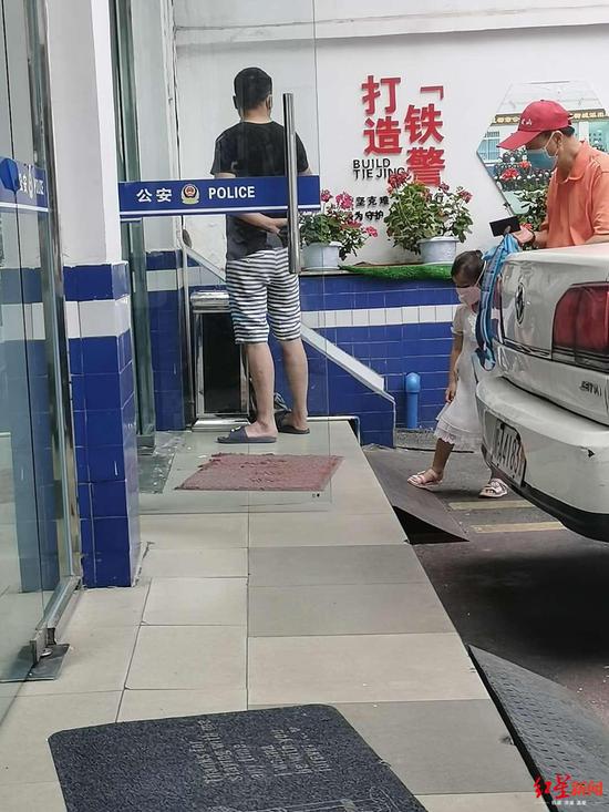 今日兩人到派出所協商 嫌疑人小劉