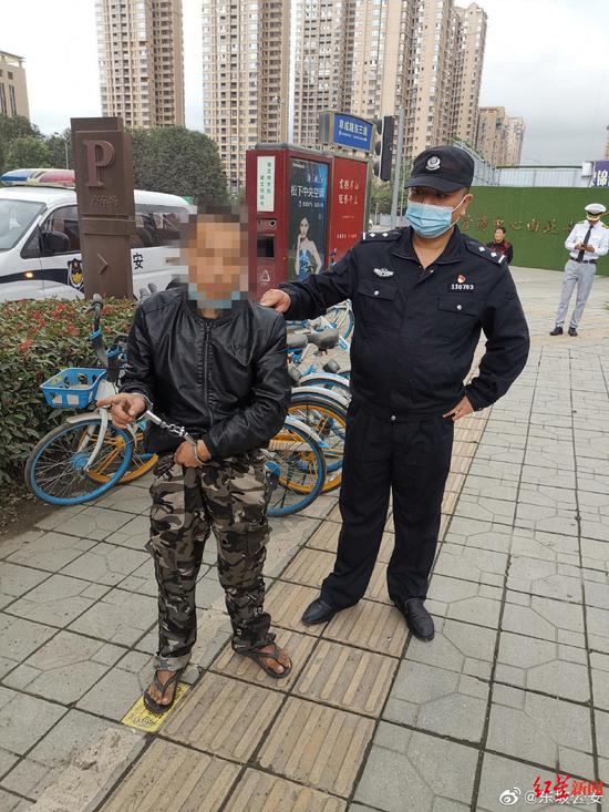 嫌疑人權某被擋獲