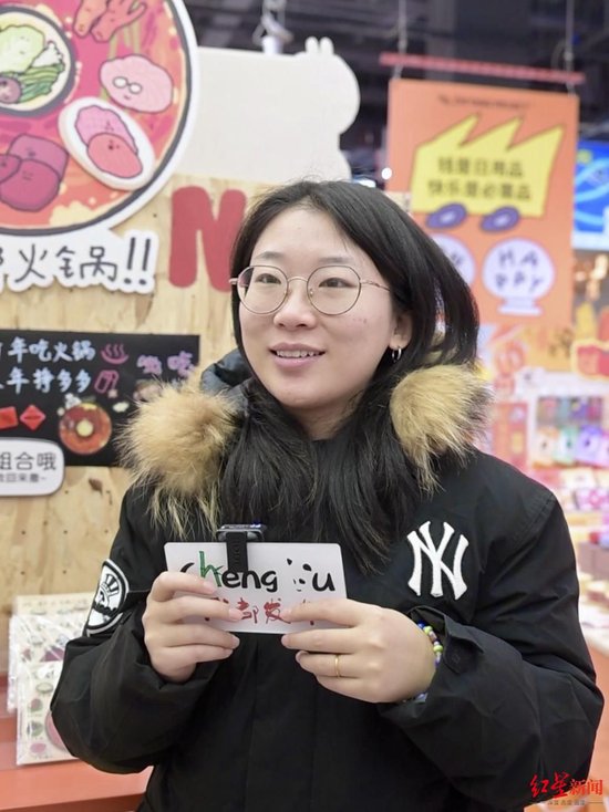 ▲文创小店店长俞梦婷