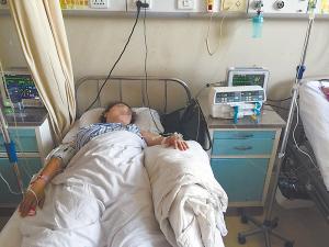 邢女士在省医院接受救治。家属供片