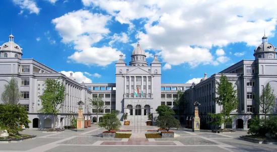 成都市“新五朵私花”——成都石室外语学校欢迎您!