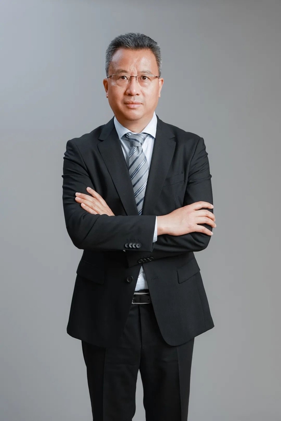 石室中学田间校长担任成飞中学总学监、名誉校长
