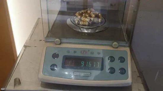 龍某盜走的黃金。