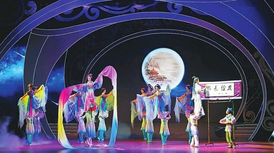 川北大木偶表演团队经典剧目《千里共婵娟》。 张驰 摄