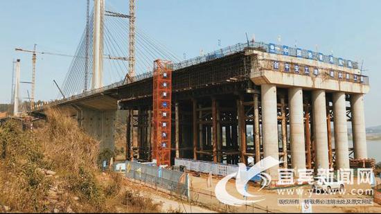 岷江特大橋項目施工現場。(敘州區融媒體中心供圖)