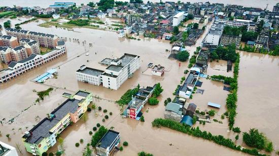 受暴雨洪灾影响，犍为县不少地方受灾严重