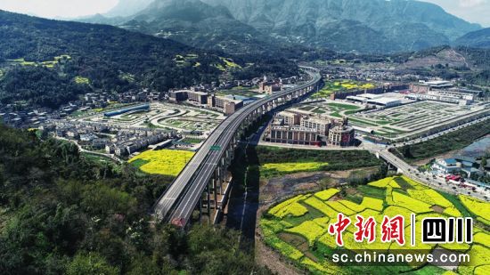 雅叶高速雅安境内路段。四川交投藏高雅康公司提供