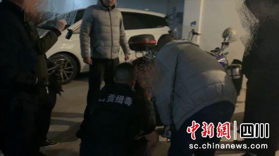 抓獲嫌疑人