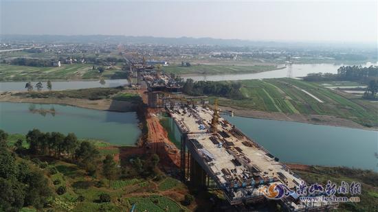 航拍漩水沱岷江特大橋