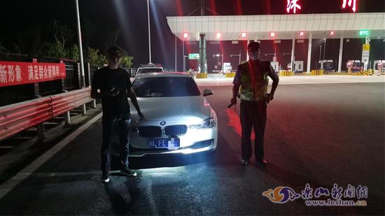 李某被交警擋獲