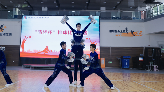 2024年全国啦啦操社区运动会中荣获公开少年混合组第一名