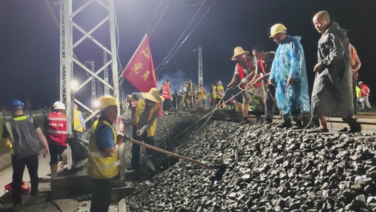 站改現場。中國鐵路成都局集團有限公司供圖