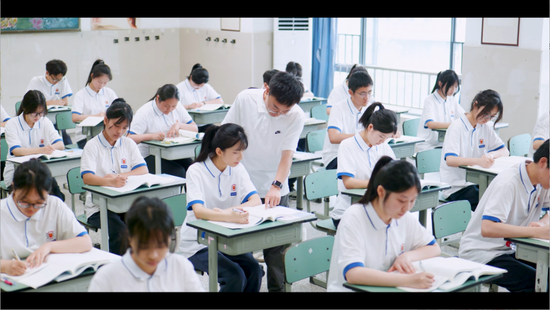 《跨越海峡的逐梦光影——我的青苏成长记》荣获一等奖
