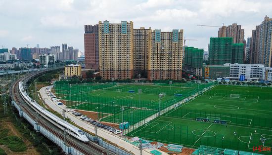 從空中俯瞰錦江體育公園足球運動場