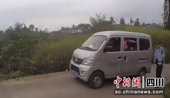 擋獲現(xiàn)場(chǎng)(大安交警 供圖)